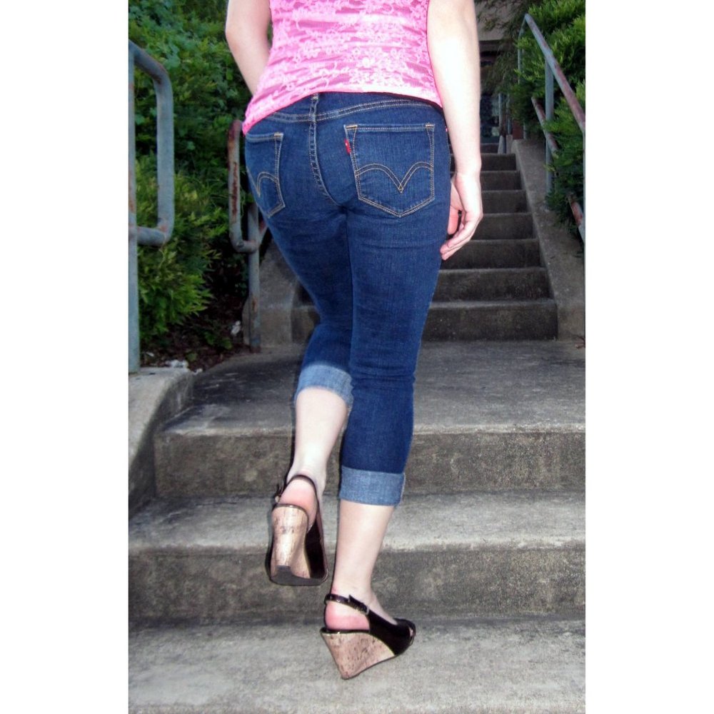 Women's Levi's 635 Jeggings, size 1, dark wash